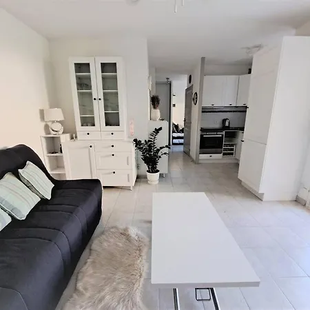 Frejus, Studio, 100 M De La Plage-port *