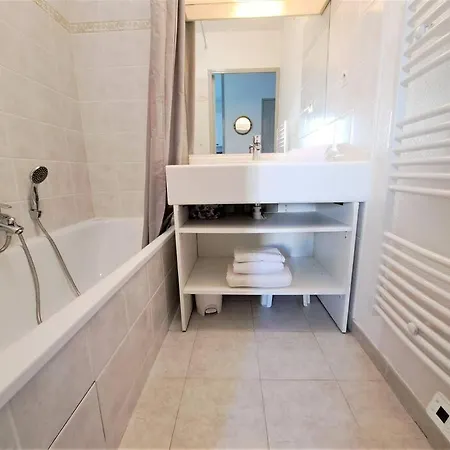 Frejus, Studio, 100 M De La Plage-port 아파트